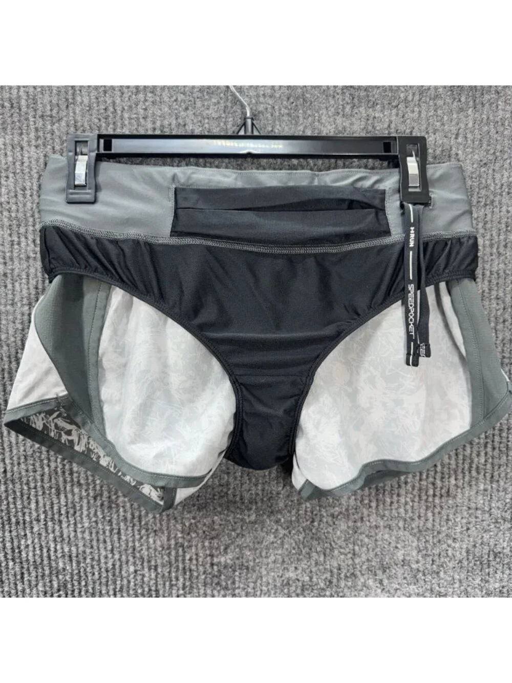 Lot Of 2 Under Armour Shorts Women Small Speedpocket Run Heatgear Fitted Lined - Picture 9 of 14